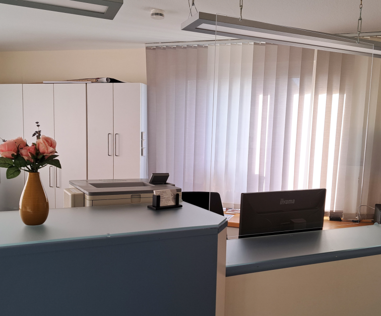 Der Empfangsbereich unserer Hausarztpraxis